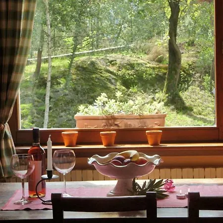 Vakantiehuis Erica Con Piscina Privata Sul Di Colico